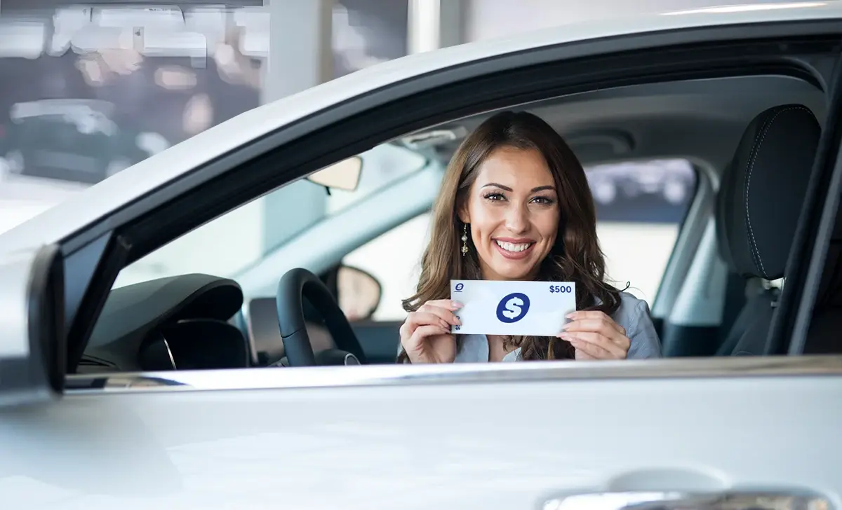 Mujer-auto-dinero Mujer-auto-dinero
